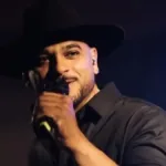 Cantor sertanejo internado em Goiânia