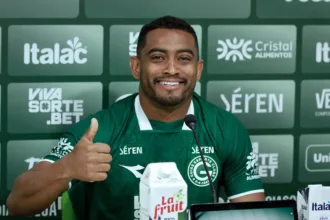 novo-reforco-do-goias-revela-que-sentia-“raiva”-do-pai-e-emociona-ao-contar-historia-de-perdao