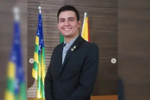 Colônia de Férias Inclusiva em Goiânia com crianças participando de atividades