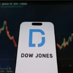 Dow Jones em baixa com petróleo e juros em alta
