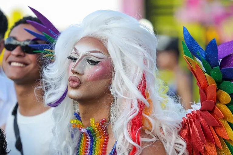Proposta legislativa busca criar política nacional para combater transfeminicídio e proteger mulheres trans no Brasil