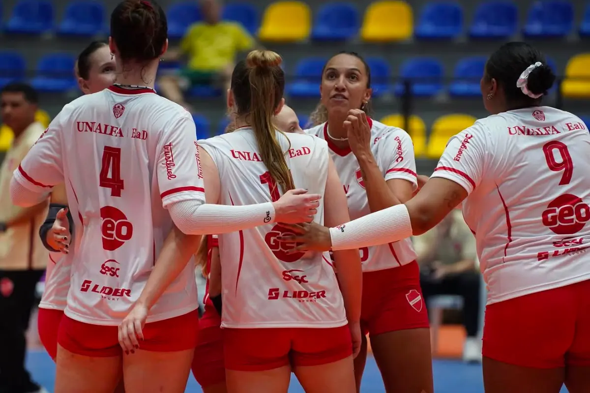Vila Nova vence Instituto Ace por 3 a 1 e lidera grupo da Superliga C Feminina