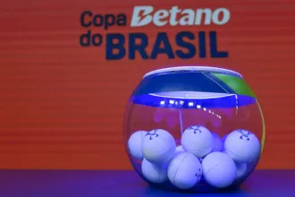 Neymar anuncia aposentadoria da seleção brasileira