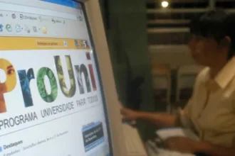 Estudante com bolsa Prouni negada por extratos de apostas