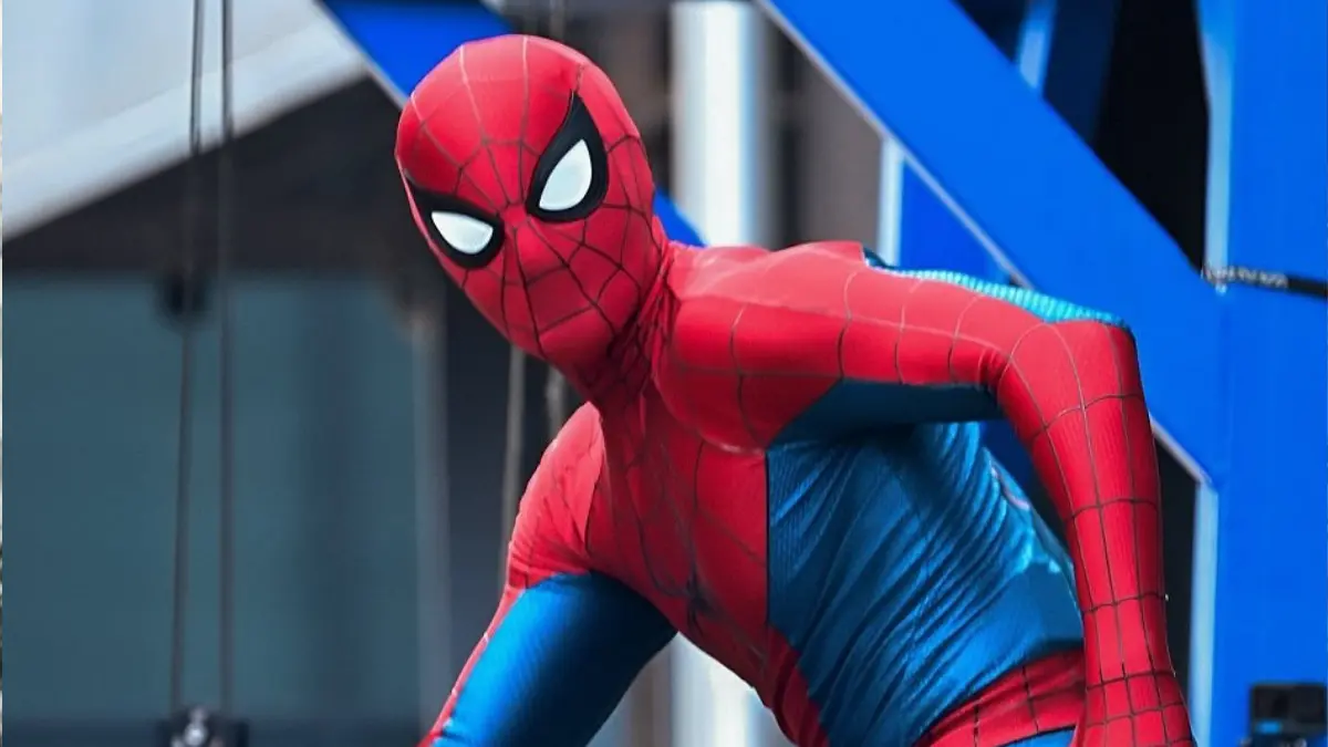 Homem-Aranha prende imigrantes em montagem publicada pela Casa Branca