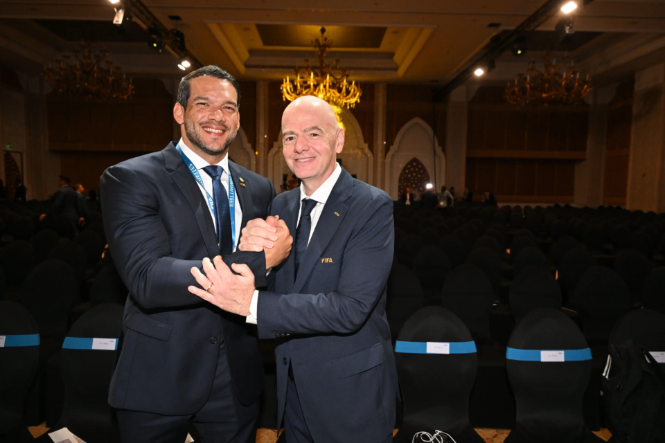 Presidente da CBF projeta Brasil na Copa de 2030 e recebe recado de Infantino