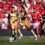 Nuno Mendes, melhor lateral do mundo, sofre lesão