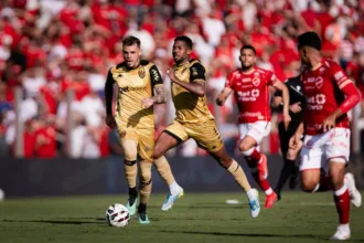 Nuno Mendes, melhor lateral do mundo, sofre lesão