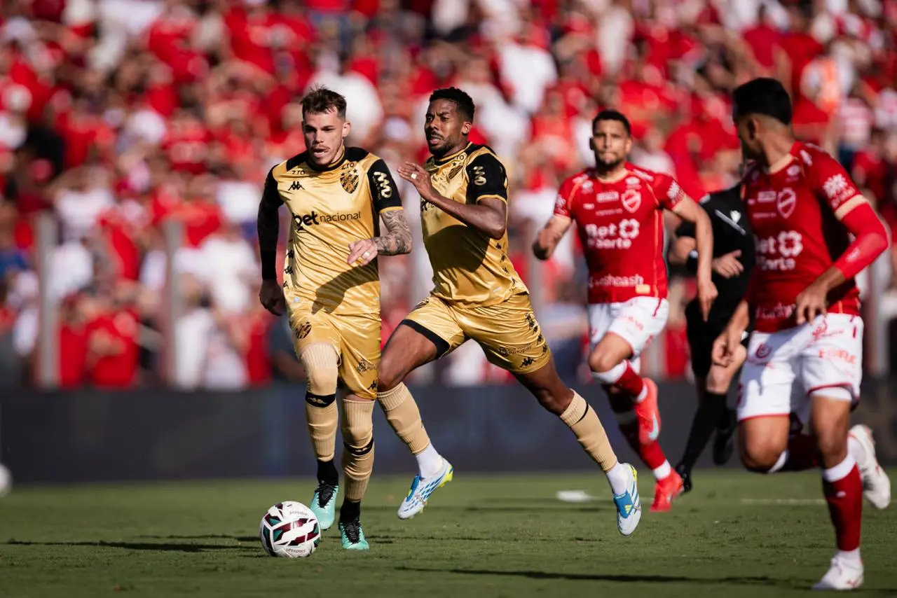 Vila Nova termina o primeiro tempo em desvantagem contra o Sport