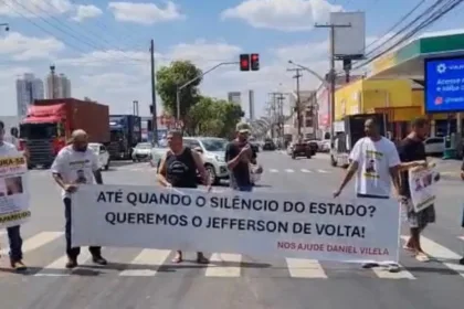 Família busca Jefferson desaparecido após acidente