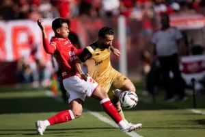 vila-nova-amarga-primeira-derrota-como-mandante-nesta-serie-b