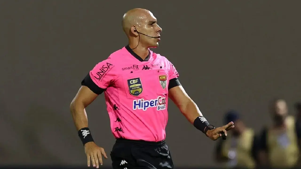 CBF escolhe trio de arbitragem paulista para apitar Goiás x Londrina; veja escala