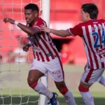 Superioridade do Náutico contra o Atlético em campo