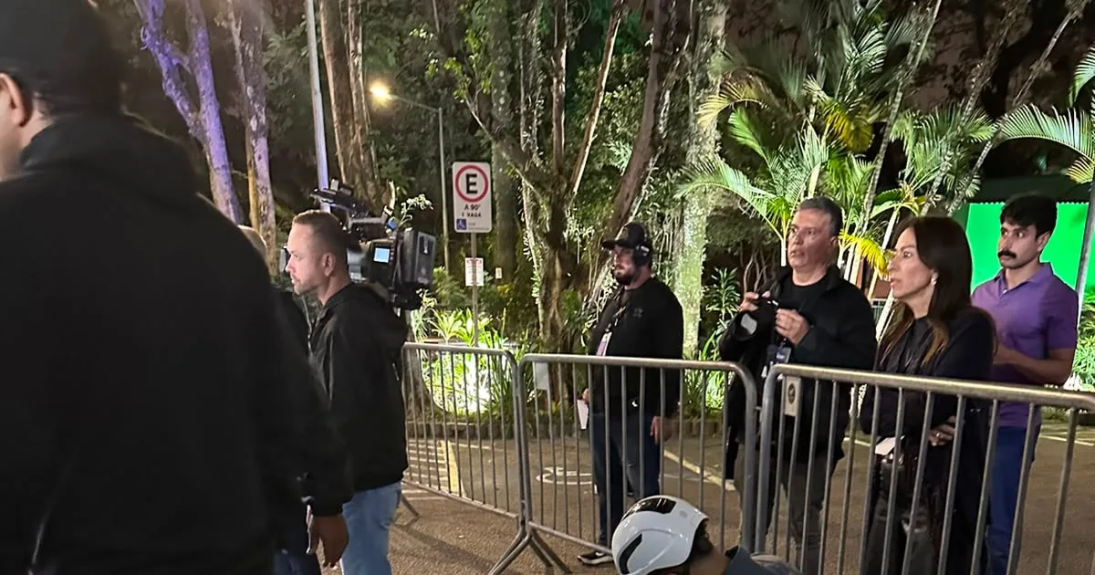 Cinegrafista da GloboNews é retirado da cobertura do debate após dar cabeçada em repórter – Estadão