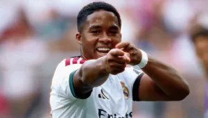 Endrick com a camisa 9 do Real Madrid