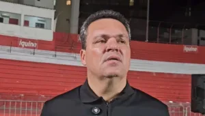 Adson Batista convoca torcida do Atlético-GO para clássico