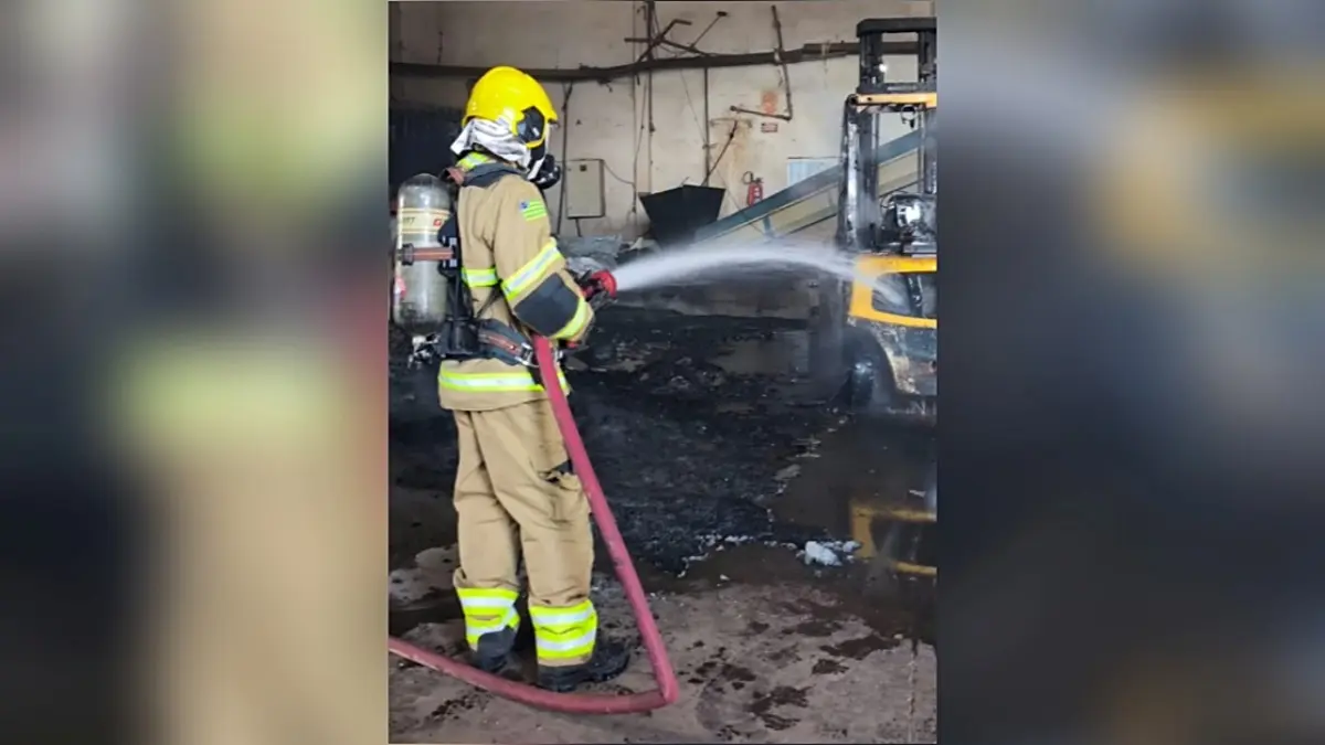 Incêndio em Empresa na Formosa Atraí Bombeiros em Ação Rápida