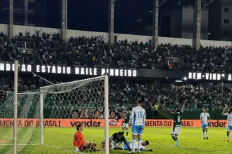 Goiás abre o placar contra Londrina na Série B