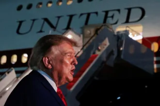 Trump em voo secreto por segurança e desconfiança no Irã