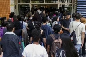 Pagamento do Pé-de-Meia para estudantes em agosto
