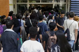 Pagamento do Pé-de-Meia para estudantes em agosto