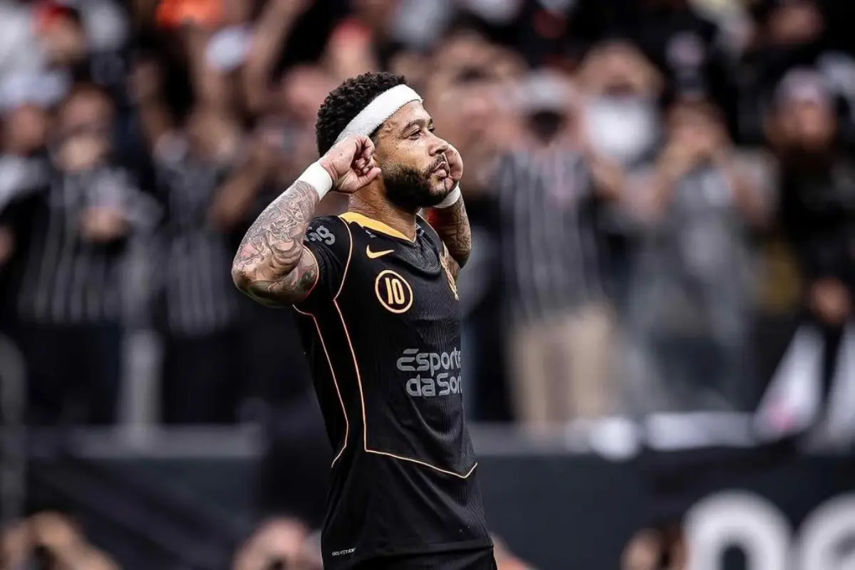 Memphis Depay critica Corinthians após clube desistir de renovação; confira