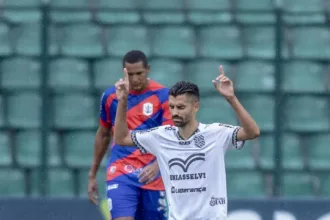 Jorginho sem clube após passagem pelo Figueirense