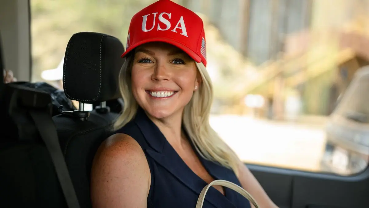 Karoline Leavitt deixa cargo de porta-voz da Casa Branca, nos Estados Unidos