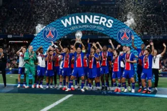PSG levanta troféu da Supercopa da Uefa após vitória sobre Aston Villa