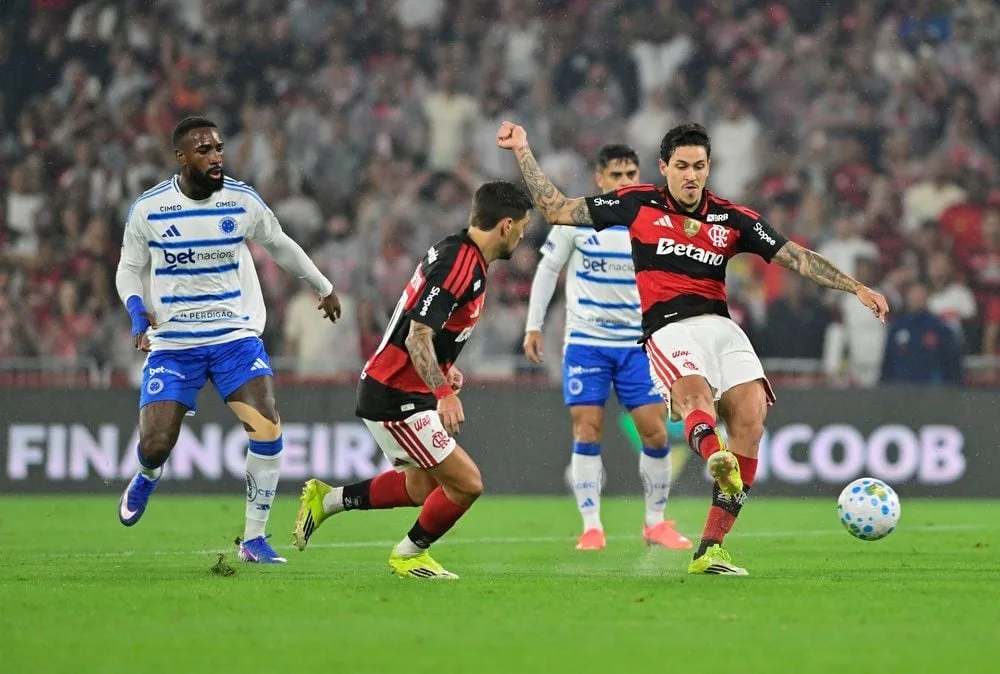 Cruzeiro x Flamengo: veja quem investiu mais em reforços na temporada 2026