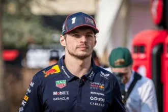 max-verstappen-vai-sair-da-f1?-ceo-quebra-o-silencio-sobre-futuro-do-piloto-e-novas-regras