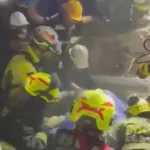 mulher-de-32-anos-e-resgatada-com-vida-apos-36-horas-sob-escombros-do-terremoto-na-colombia