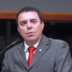 Guto Ferreira em coletiva sobre o Vila Nova Série B