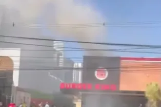 principio-de-incendio-provoca-fumaca-no-burger-king-do-setor-marista,-em-goiania