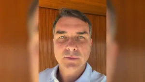 Flávio Bolsonaro e a filiação partidária fraudulenta