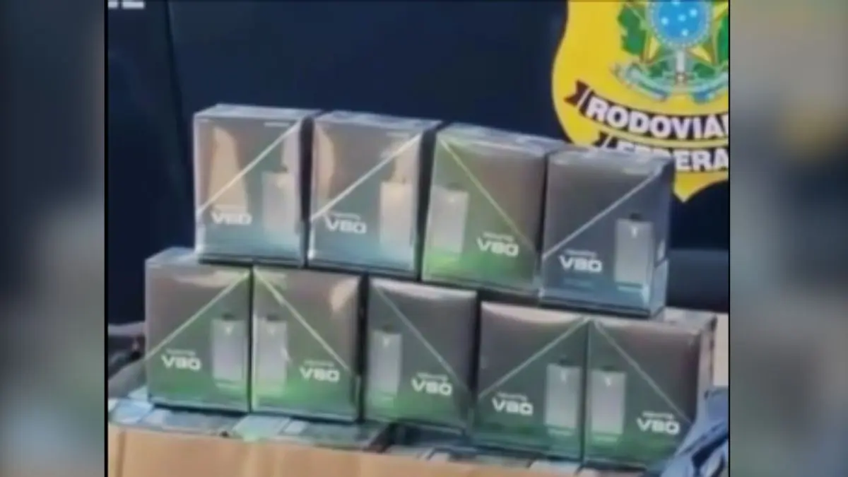 PRF apreende 500 cigarros eletrônicos em bagageiro de ônibus na BR-153; vídeo