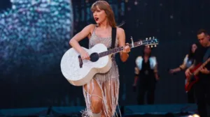 apos-o-casamento,-adaptacao-de-taylor-swift-e-travis-kelce-inclui-ate-conflito-entre-animais-de-estimacao