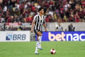 volante-danilo-barbosa,-ex-botafogo,-negocia-retorno-ao-brasil-com-o-gremio