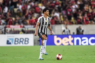 volante-danilo-barbosa,-ex-botafogo,-negocia-retorno-ao-brasil-com-o-gremio