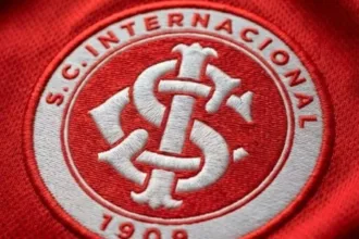 Trator como caução em ação judicial do Internacional