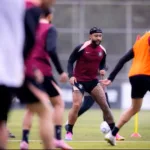 Negociação do Corinthians com Memphis Depay
