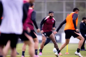 Negociação do Corinthians com Memphis Depay