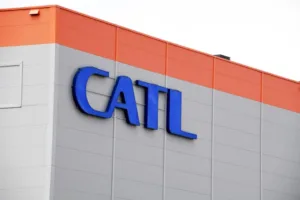 catl-anuncia-producao-em-massa-de-baterias-de-sodio-a-partir-de-2026-com-meta-de-600-km-de-autonomia