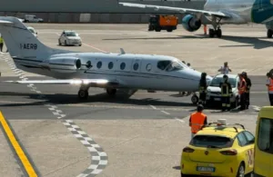 carro-bate-em-aviao-particular-em-aeroporto-na-italia