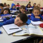deputados-aprovam-flexibilizacao-de-uniformes-escolares-para-alunos-com-autismo-visando-inclusao-plena