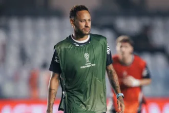 Neymar comemorando como assistente do Brasil na vitória do Santos
