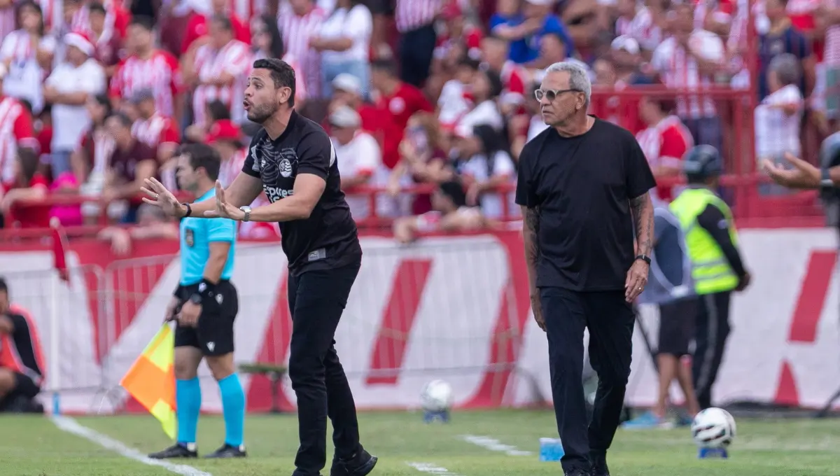 Filho de Hélio dos Anjos pagou bônus para funcionários do Naútico