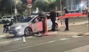 Motorista destrói cancela do Flamboyant em Goiânia