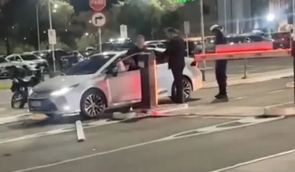 Motorista destrói cancela do Flamboyant e tenta agredir seguranças; vídeo