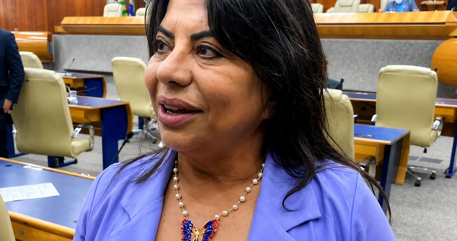 Maria Machadão Reflete Sobre as Transformações da Noite em Goiânia